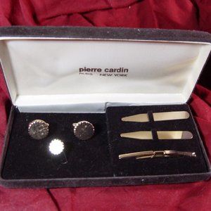 Vintage Pierre Cardin Cufflink Set Never used large gold tone/plate